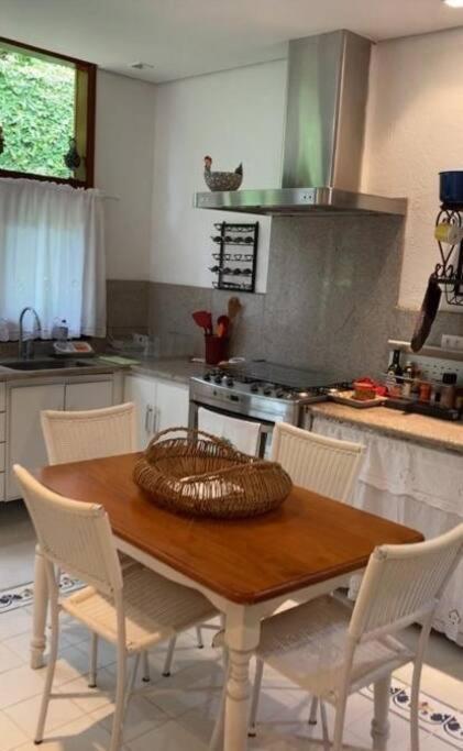סאו סבסטיאו Casa Deliciosa Em Condo C/ Piscina Frente Ao Mar מראה חיצוני תמונה